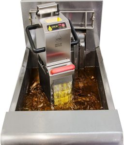 Filtradora de aceite VITO en una freidora